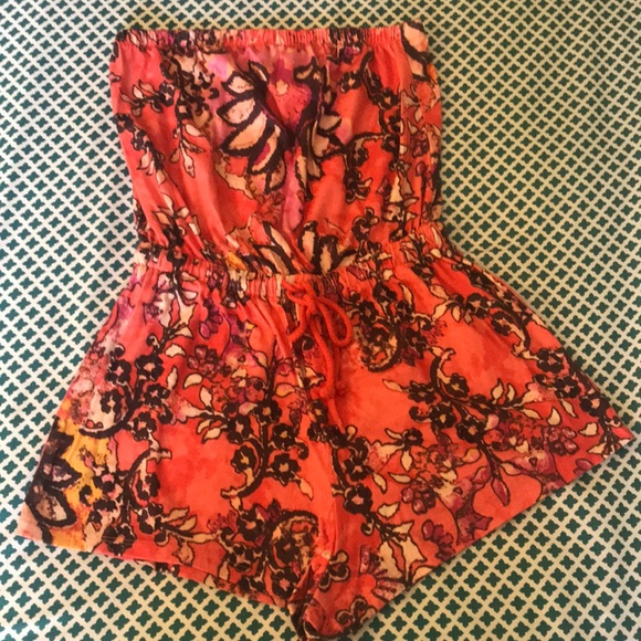 Mossimo Supply Co. Other - Mossimo floral strapless romper